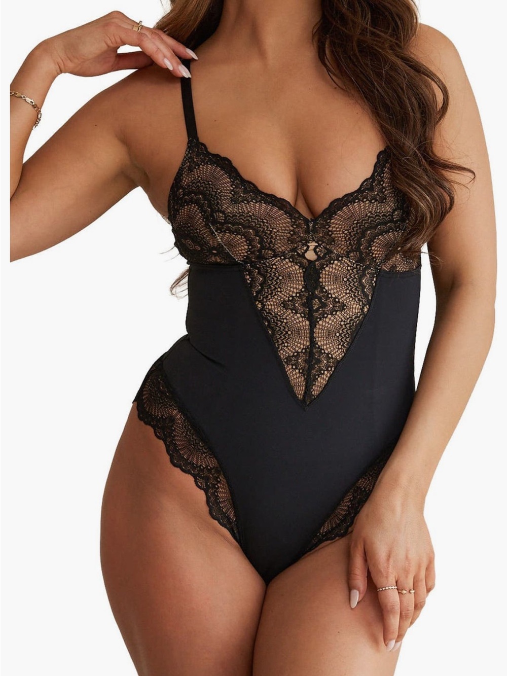 Pinsy Sculpting Lace Shapewear Bodysuit